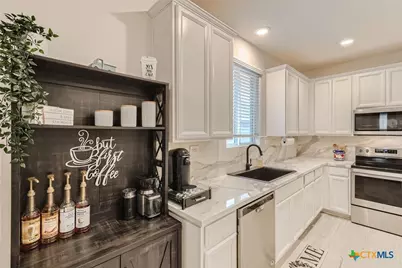 721 Sweetgrass, New Braunfels, TX 78130 - Photo 11