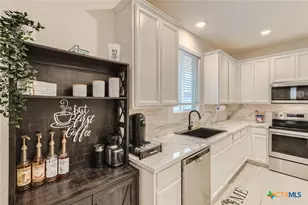 721 Sweetgrass, New Braunfels, TX 78130 - Photo 7