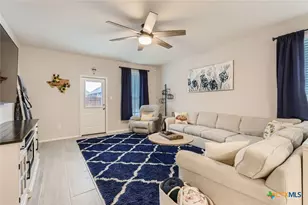 721 Sweetgrass, New Braunfels, TX 78130 - Photo 3