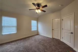 324 Untermaier Dr, New Braunfels, TX 78130 - Photo 9