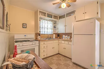 907 S 39th Street, Temple, TX 76504 - Photo 15