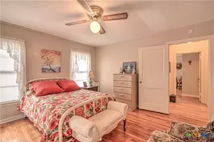 907 S 39th St, Temple, TX 76504 - Photo 23