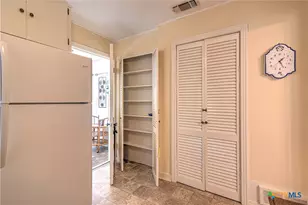 907 S 39th St, Temple, TX 76504 - Photo 17