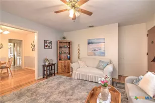 907 S 39th St, Temple, TX 76504 - Photo 11