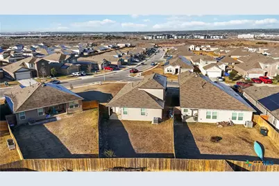 104 Sky Meadows Circle, San Marcos, TX 78666 - Photo 7