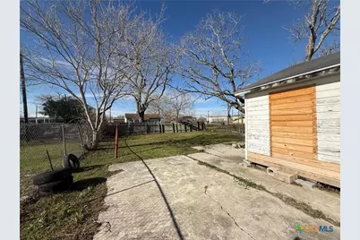 731 W Live Oak Street, Port Lavaca, TX 77979 - Photo 3