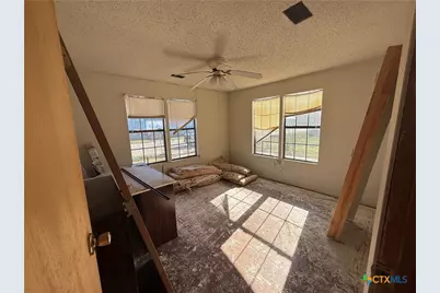 731 W Live Oak Street, Port Lavaca, TX 77979 - Photo 9