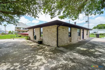 1495 W Bayshore Drive, Palacios, TX 77465 - Photo 7