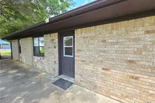 1495 W Bayshore Dr, Palacios, TX 77465 - Photo 9