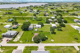 1495 W Bayshore Dr, Palacios, TX 77465 - Photo 41