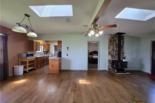 1495 W Bayshore Dr, Palacios, TX 77465 - Photo 17