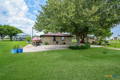 1495 W Bayshore Drive, Palacios, TX 77465 - Photo 3
