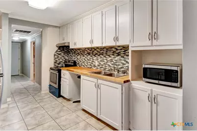 1303 E North Street, Victoria, TX 77901 - Photo 13