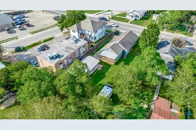 1303 E North Street, Victoria, TX 77901 - Photo 3
