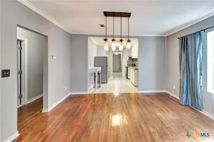 1303 E North St, Victoria, TX 77901 - Photo 9