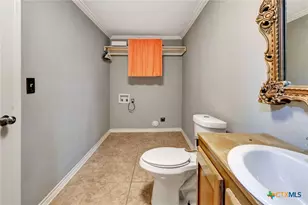 1303 E North St, Victoria, TX 77901 - Photo 19