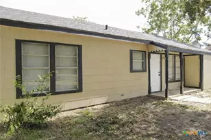 2204 E Colorado St, Victoria, TX 77901 - Photo 3