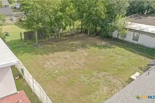 2204 E Colorado St, Victoria, TX 77901 - Photo 17