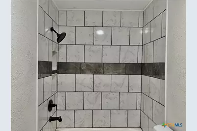 2204 E Colorado Street, Victoria, TX 77901 - Photo 9