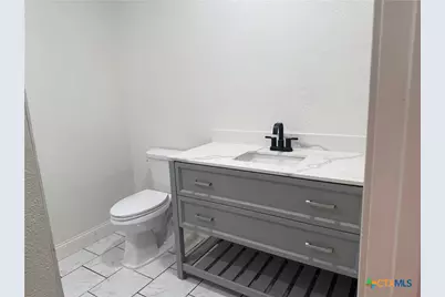 2204 E Colorado Street, Victoria, TX 77901 - Photo 11