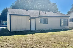 2204 E Colorado St, Victoria, TX 77901 - Photo 13