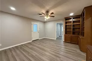 2407 E Airline Rd, Victoria, TX 77901 - Photo 15