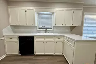 2407 E Airline Rd, Victoria, TX 77901 - Photo 11