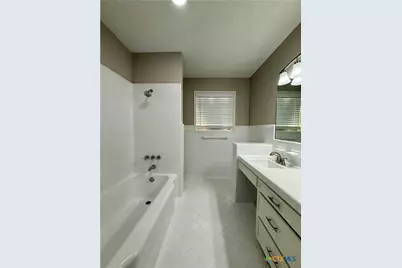 2407 E Airline Road, Victoria, TX 77901 - Photo 23