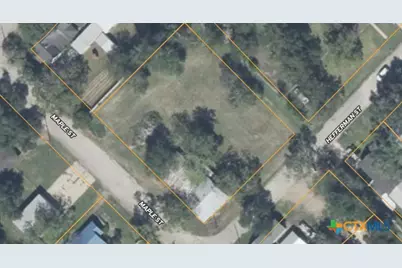 209 Maple St, Yoakum, TX 77995 - Photo 19