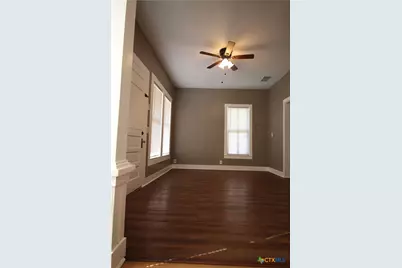 516 E Mountain Street, Seguin, TX 78155 - Photo 3