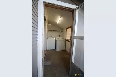 516 E Mountain Street, Seguin, TX 78155 - Photo 11