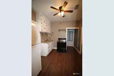 516 E Mountain Street, Seguin, TX 78155 - Photo 5