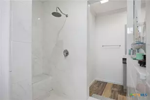 653 Co Rd 390, Gonzales, TX 78629 - Photo 19