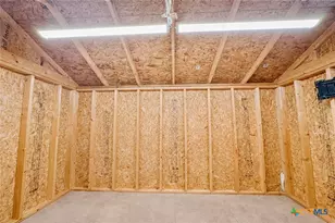 653 Co Rd 390, Gonzales, TX 78629 - Photo 31