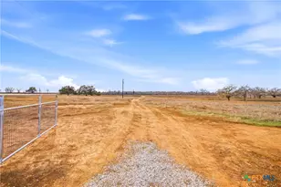 653 Co Rd 390, Gonzales, TX 78629 - Photo 3