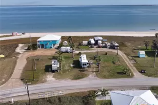1081 N Ocean Dr, Port Lavaca, TX 77979 - Photo 1
