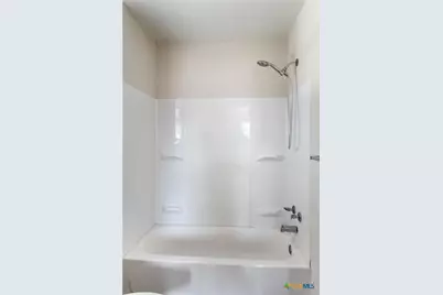 625 S Wells, Edna, TX 77957 - Photo 11