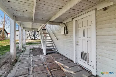 625 S Wells, Edna, TX 77957 - Photo 15