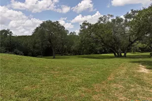 17901 S 87 N, Victoria, TX 77904 - Photo 9