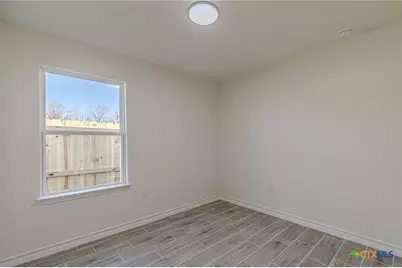 403 Bauer Street, Seguin, TX 78155 - Photo 5