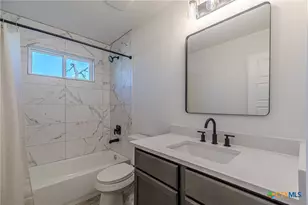 403 Bauer St, Seguin, TX 78155 - Photo 3