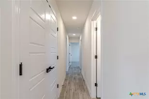 403 Bauer St, Seguin, TX 78155 - Photo 17