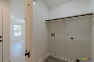 403 Bauer St, Seguin, TX 78155 - Photo 25