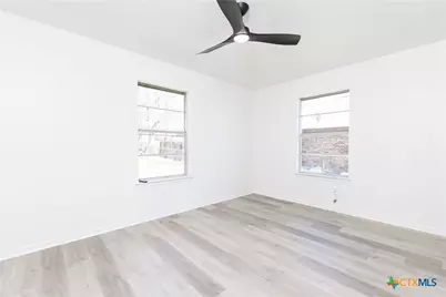 1609 Hughes Avenue, Copperas Cove, TX 76522 - Photo 7