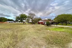 306 Dover St, Victoria, TX 77905 - Photo 23