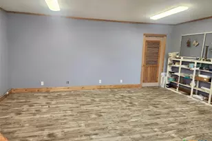 306 Dover St, Victoria, TX 77905 - Photo 5