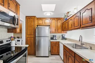 111 Avant Garde Dr, Victoria, TX 77901 - Photo 11