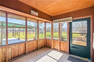 890 State Hwy 95, Yoakum, TX 77995 - Photo 21