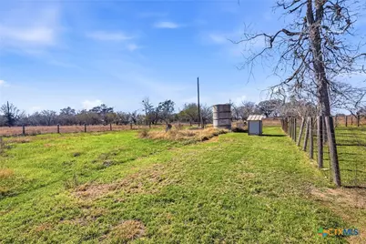 890 State Highway 95, Yoakum, TX 77995 - Photo 31