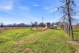 890 State Hwy 95, Yoakum, TX 77995 - Photo 31